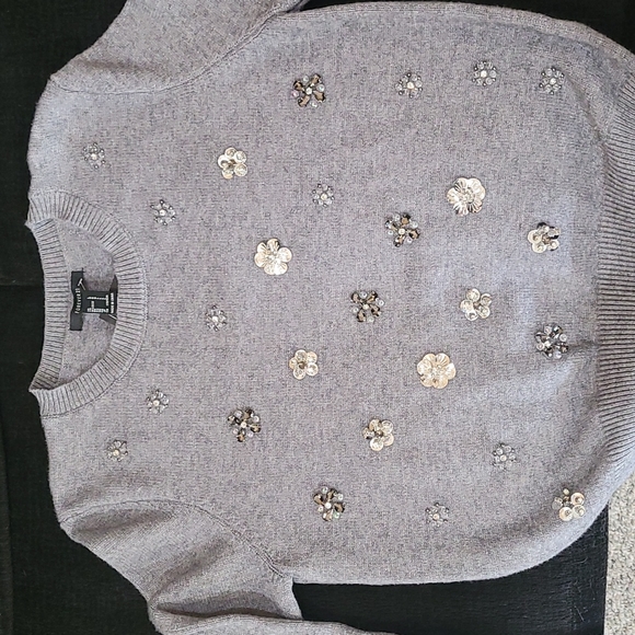 Gray sweater - Picture 1 of 3